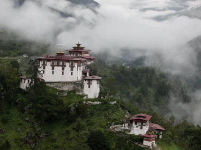 Lhuntse Dzong2